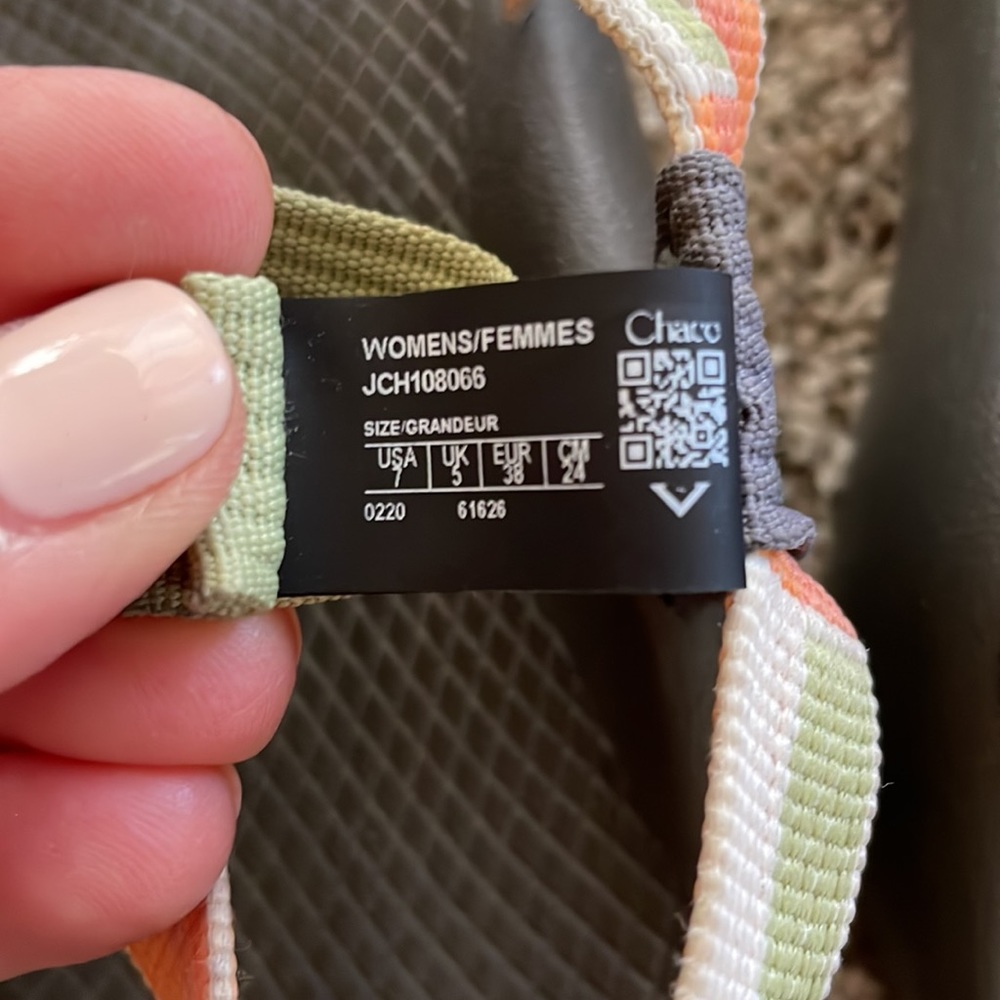 Chaco Size 7, Multi-Colored Sandals. - image 4